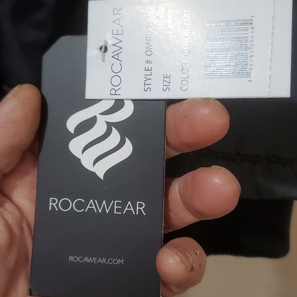 Men's Rocawear Puffer Coat - Picture 8 of 8